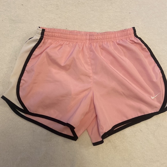 Nike Dri-Fit Juniors Size Large 2 Pair EUC - Picture 2 of 7